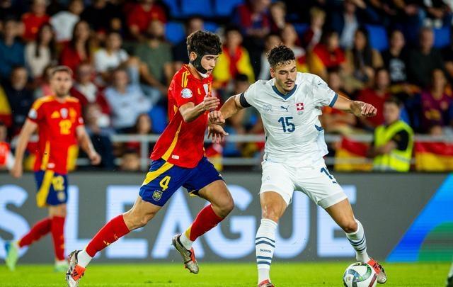 惊险一幕！欧洲足球职业队伍比拼激烈的简单介绍