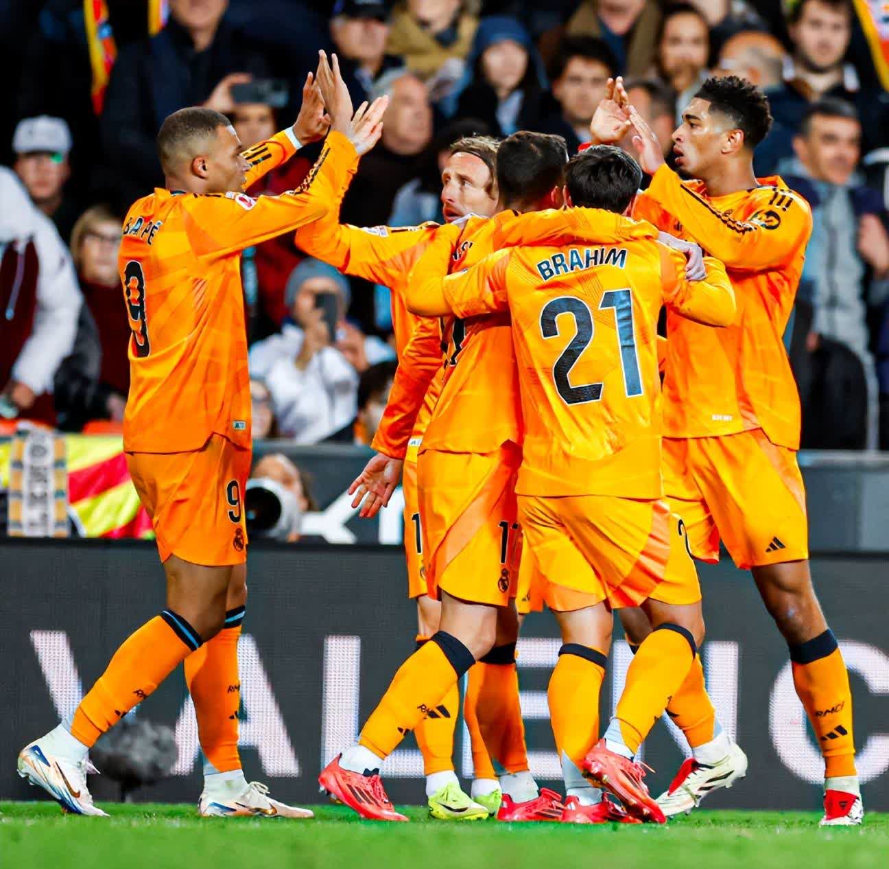 球队防守策略成功应用，绝境逆袭取得胜利