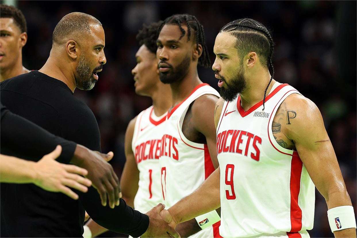 开云体育平台APP-教练组密谋战术，球队底气十足的简单介绍