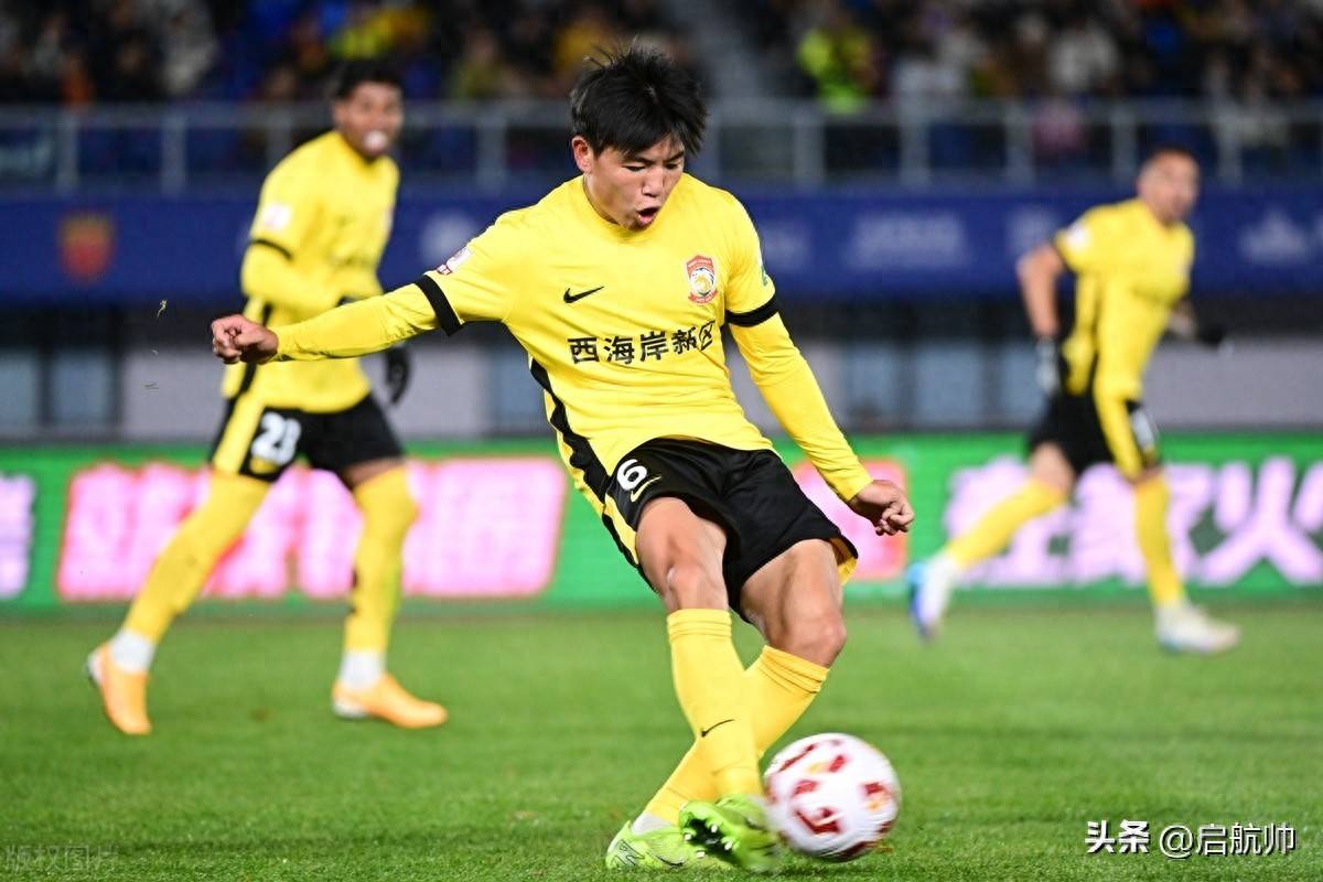 关于历史性胜利！中国球队在关键比赛中踢出火花的信息