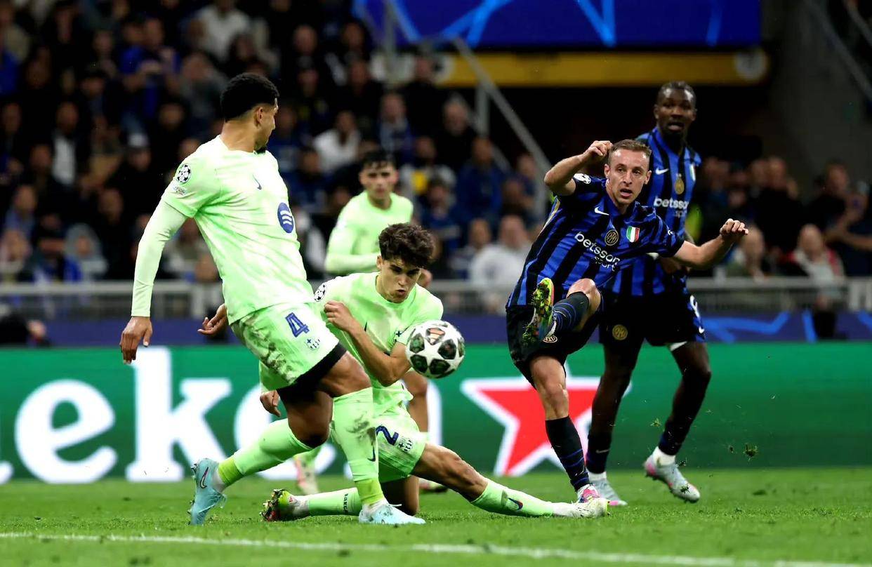 包含罗马主场告负，欧冠席位或将岌岌可危的词条