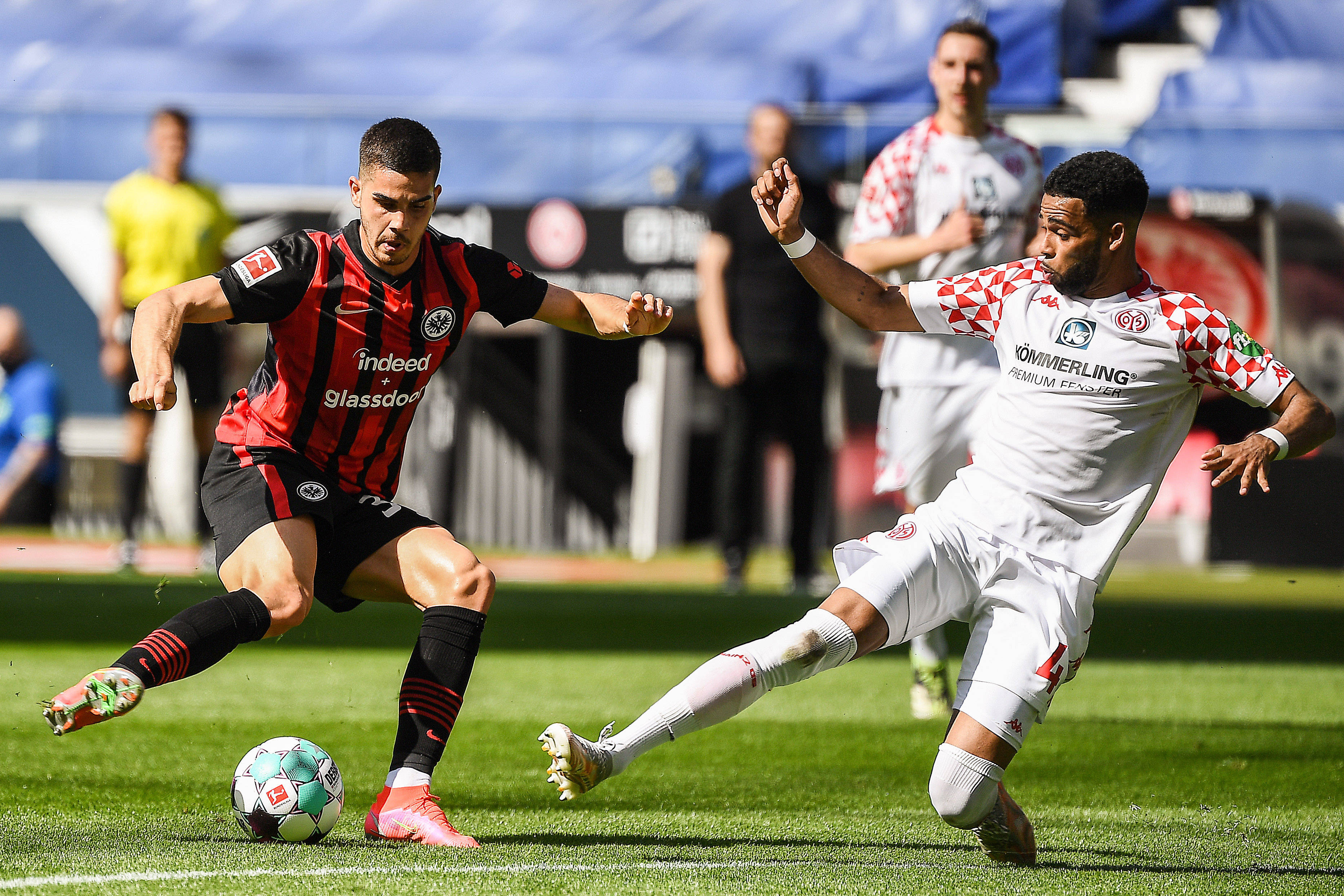 包含莱比锡红牛攻入绝杀球夺得胜利的词条