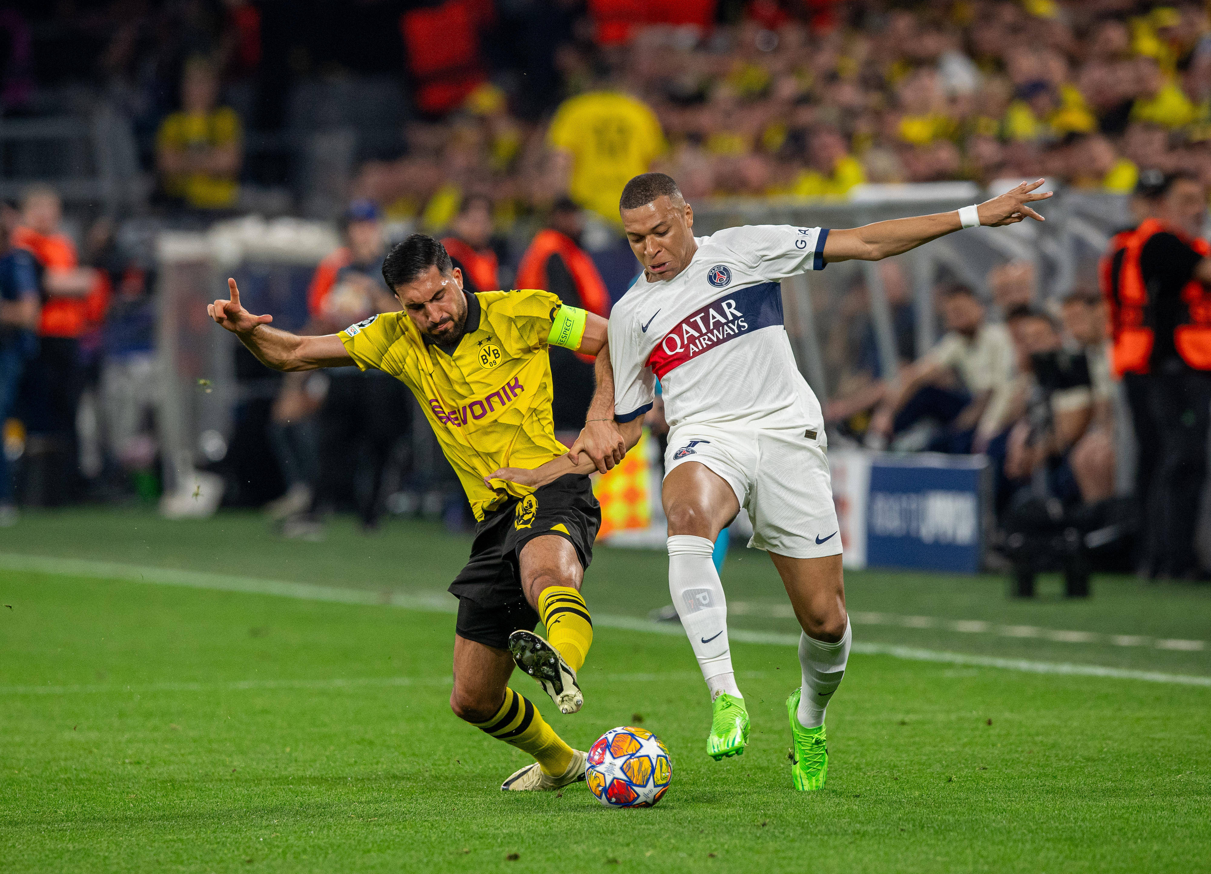 开云体育平台APP-紧张刺激的足球比赛即将上演，球员们备战