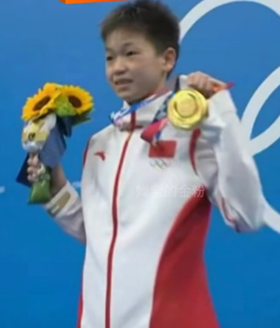 日本跳水选手完美表现，获高分