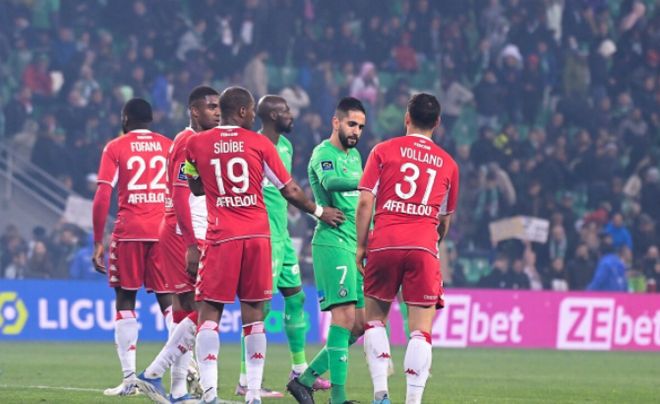 包含摩纳哥大胜昂热，积分榜逐渐上升的词条