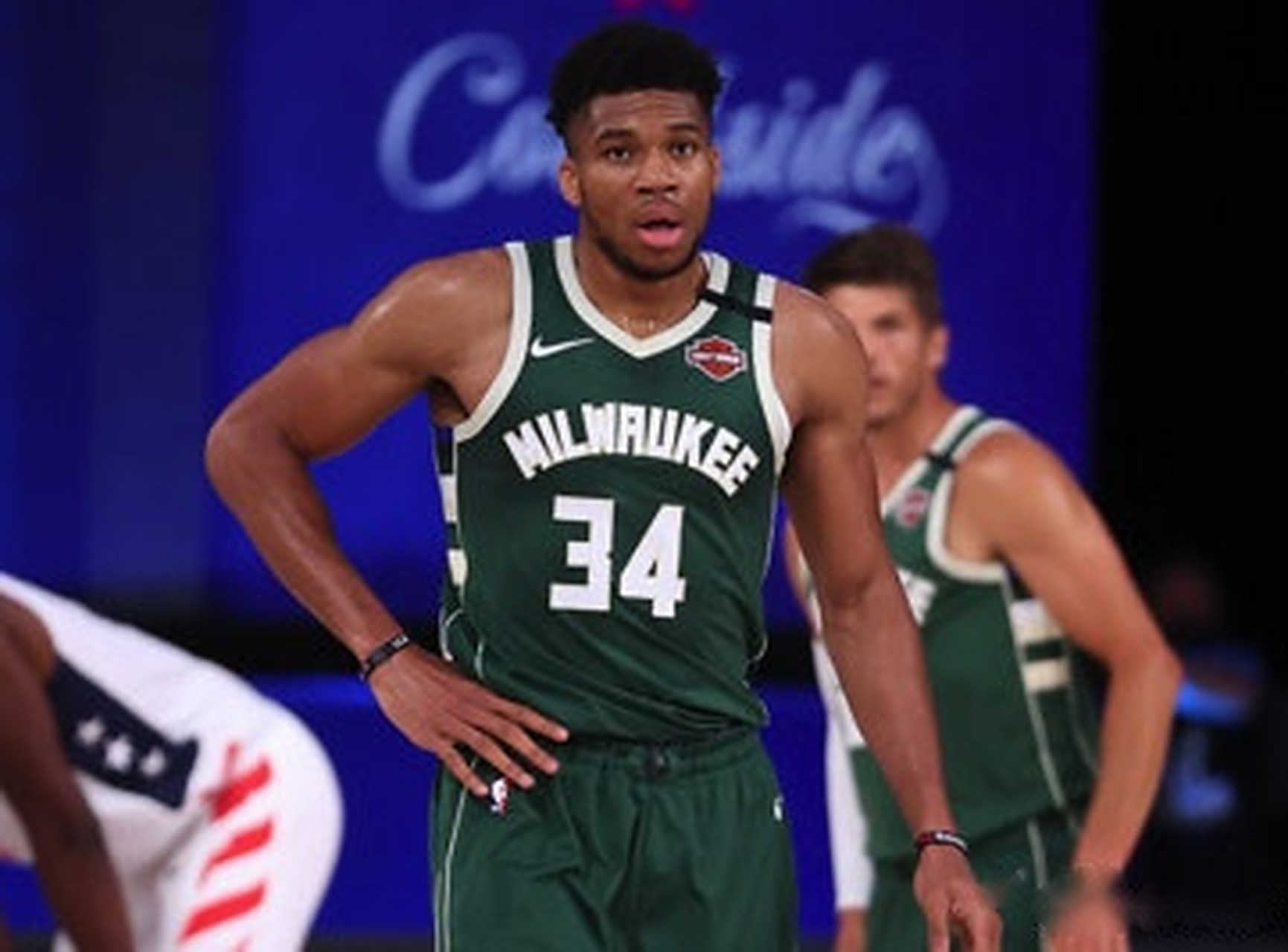 开云体育下载-雄鹿逆转奇才，稳坐东部榜首的简单介绍