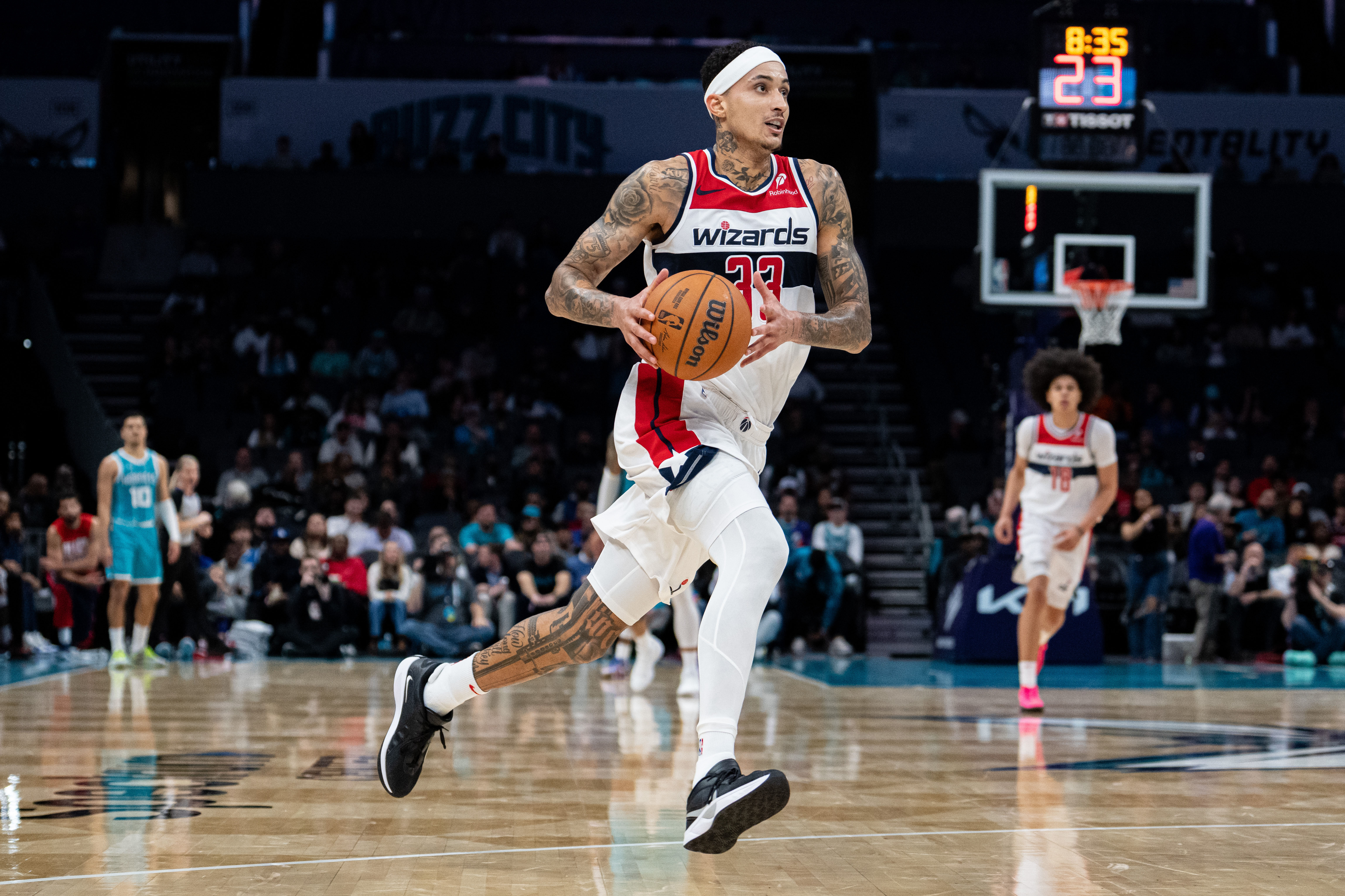 雄鹿逆转奇才,稳坐东部榜首的简单介绍 雄鹿逆转奇才,稳坐东部榜首的简单介绍