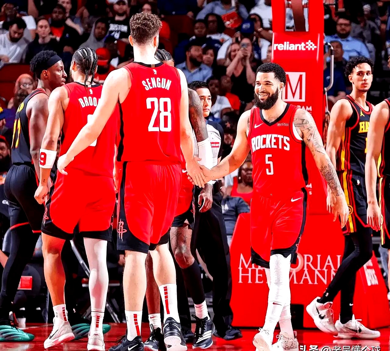 开云体育官网-勇士B队险胜火箭，莫里斯送出助攻