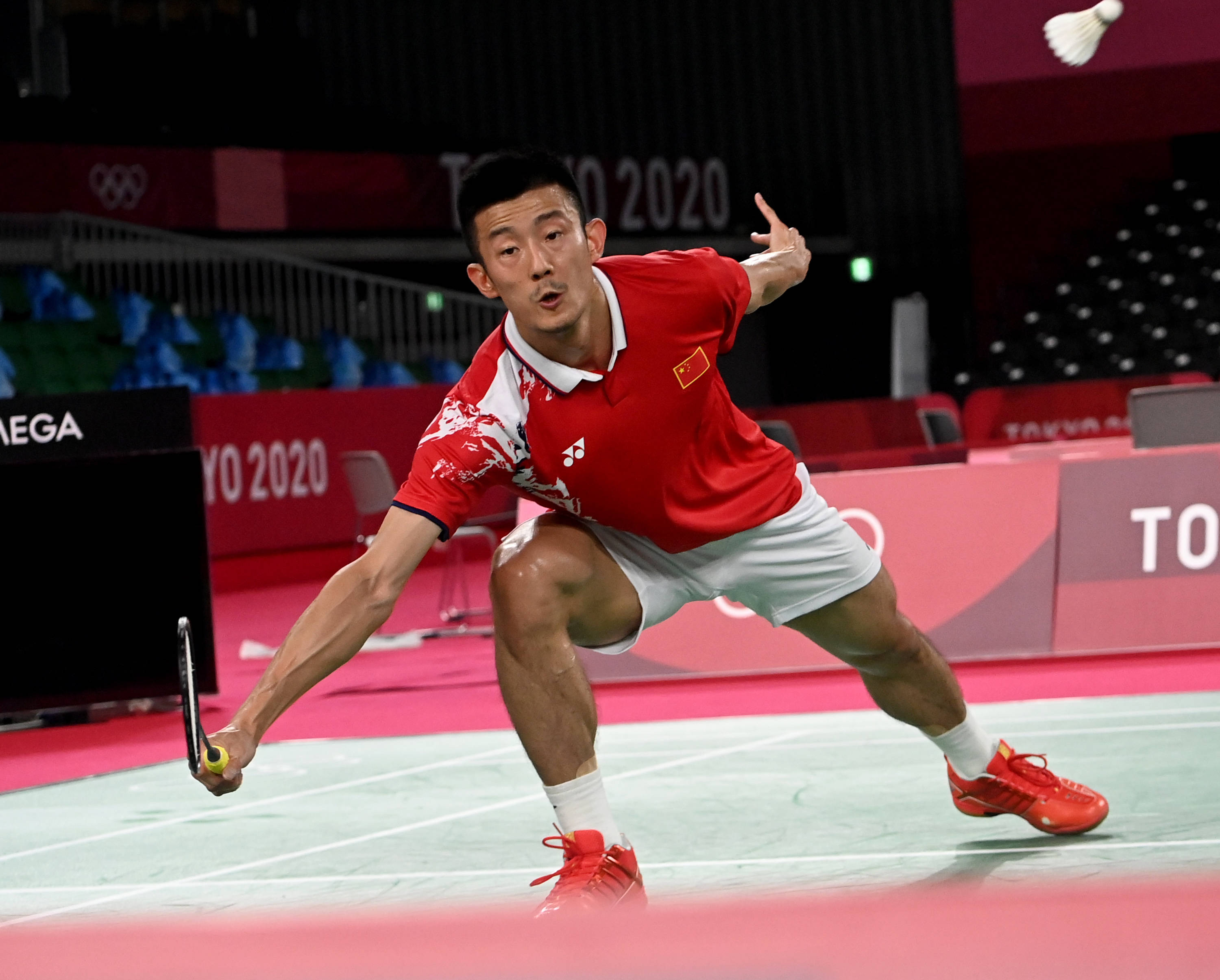 英格兰羽毛球队力克马来西亚羽毛球队，谌龙绝境逆转的简单介绍