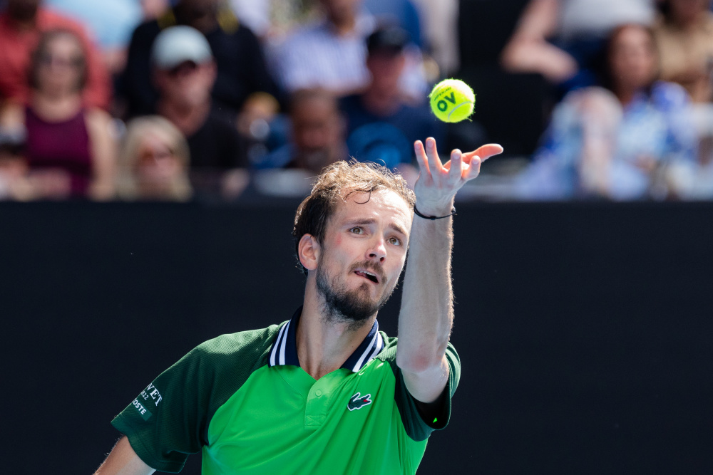 法网鏖战年终总决赛，梅德韦杰夫惊艳四座