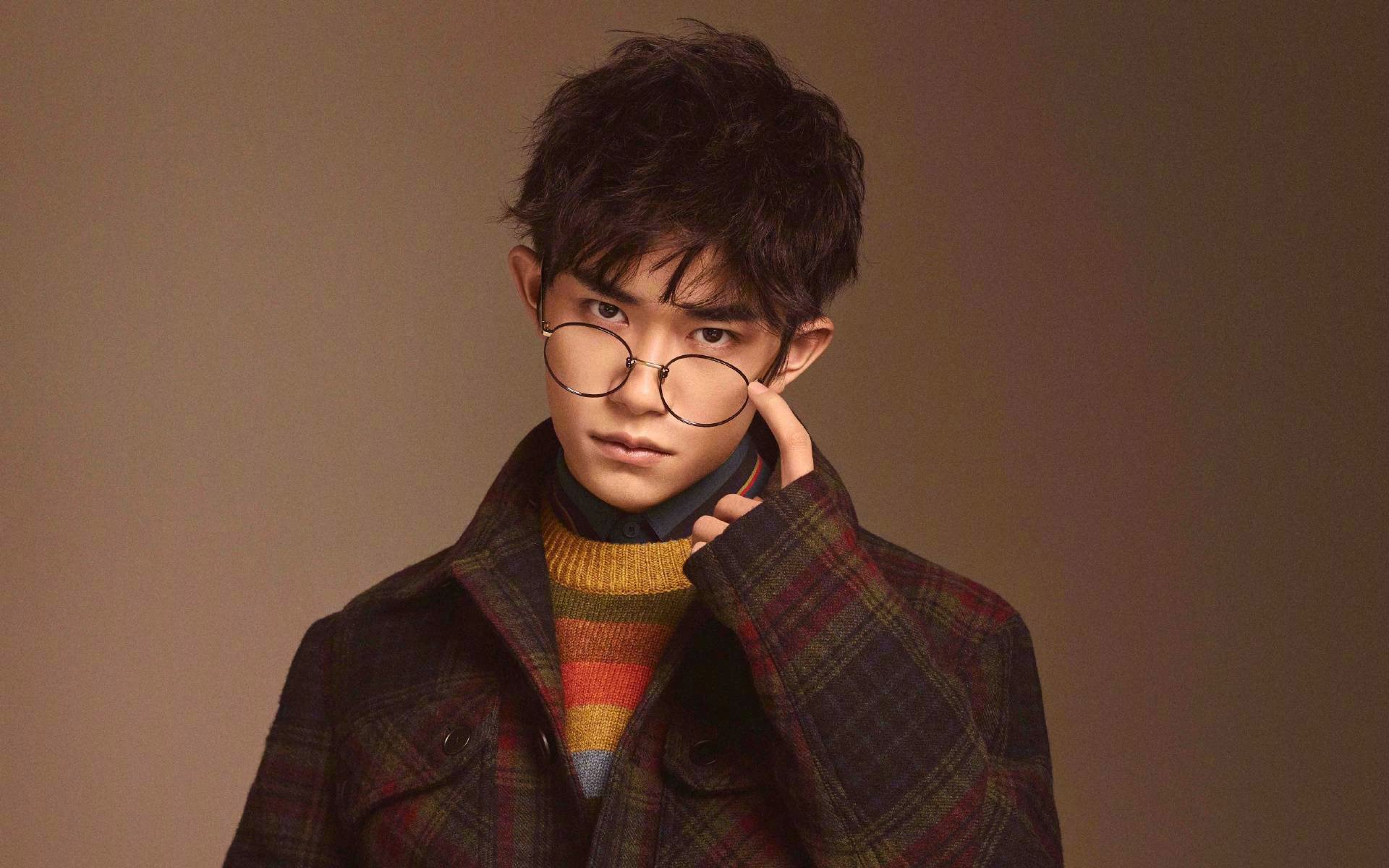 戈贝尔统治禁区，太阳团队篮球击溃独行侠