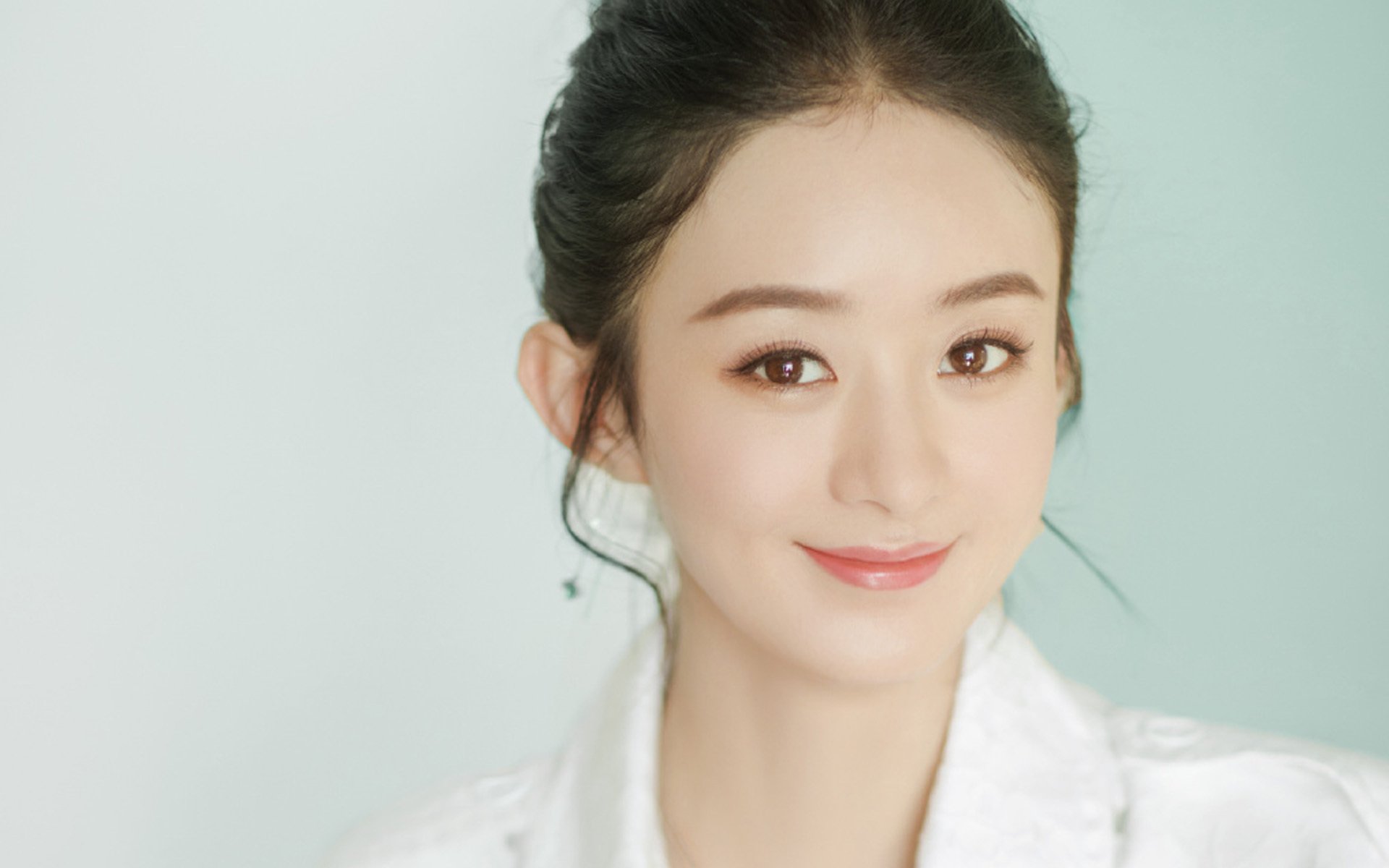 乌拉圭高原力克强敌哥伦比亚，新伊布连续得分展露冠军相