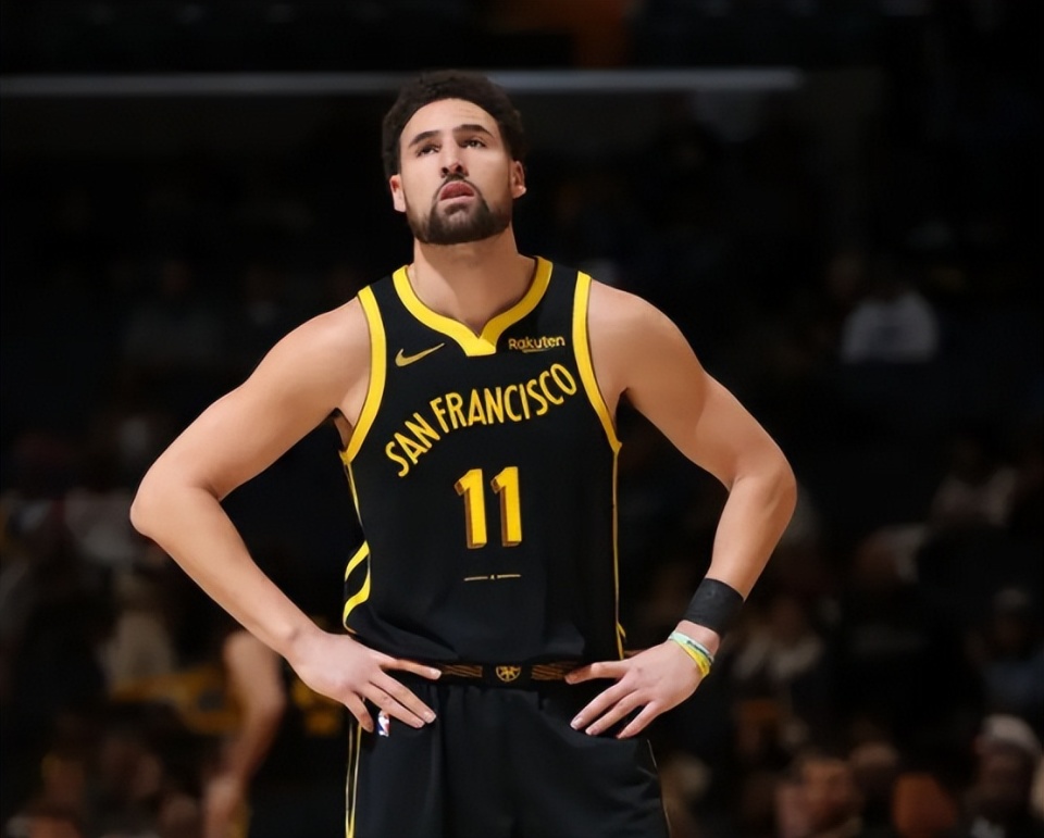 深圳队爆冷勇士，克莱存在感拉满