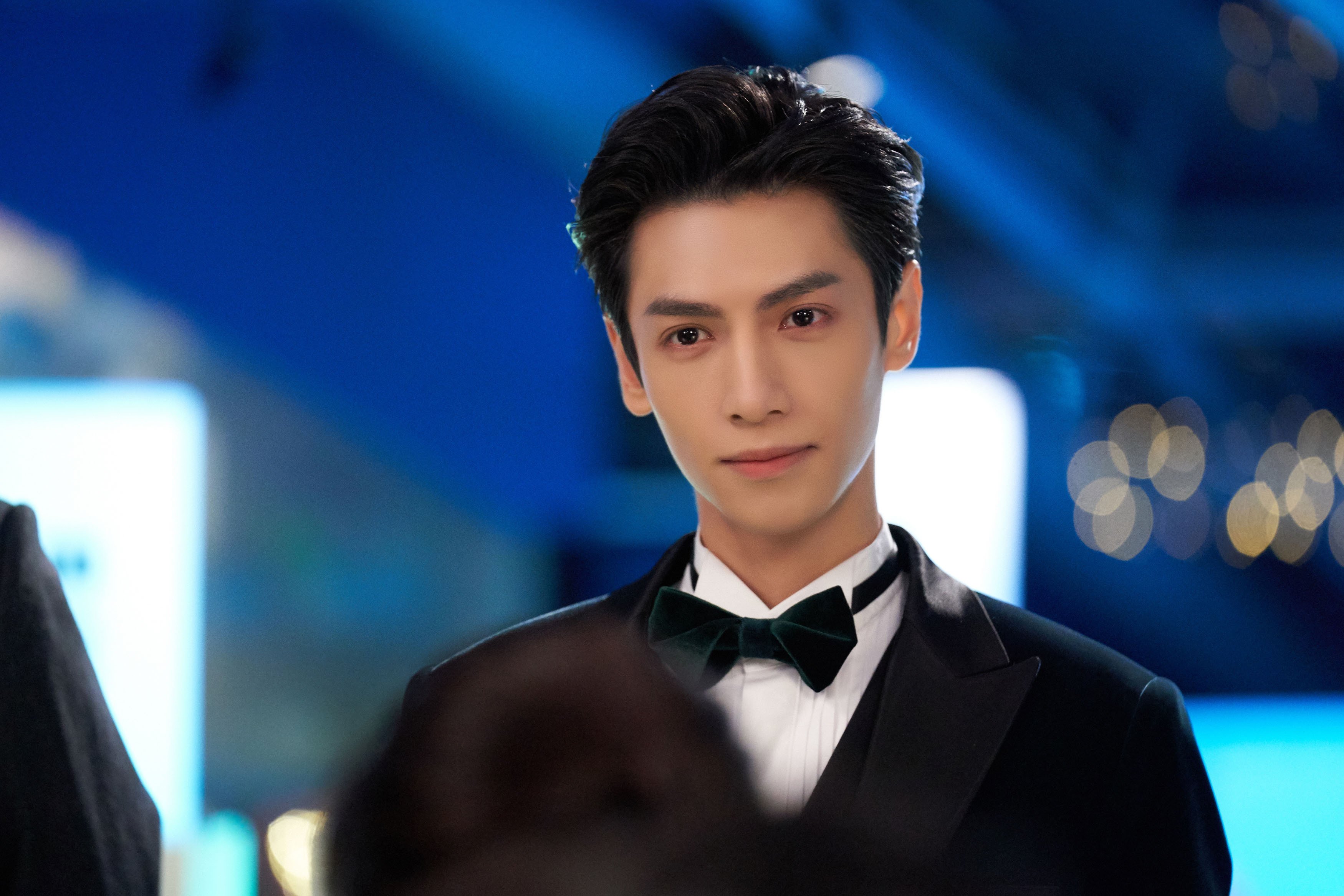 篮球之夜，上海队强行终结独行侠，福克斯东决关键战接管比赛