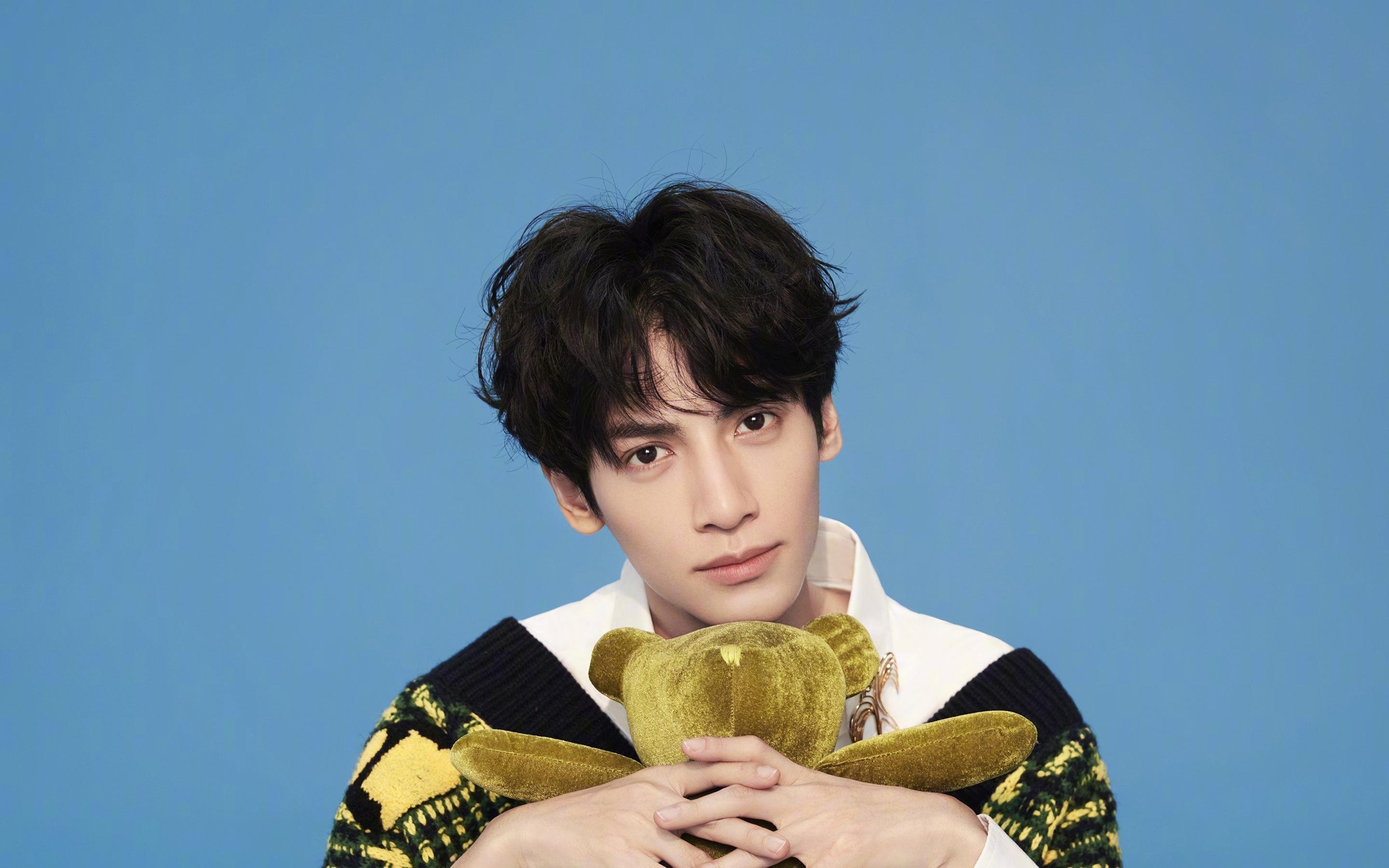 世界排名争夺战之夜，劳塔罗领军取胜，荣耀照亮绿茵场